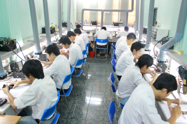 thay mặt kính cảm ứng LG Nexus 5